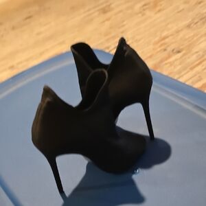 Steve Madden Black Chic Heeled Boots